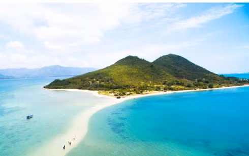 Những bãi biển đẹp nhất Việt Nam là điểm đến không thể bỏ qua vào Hè.