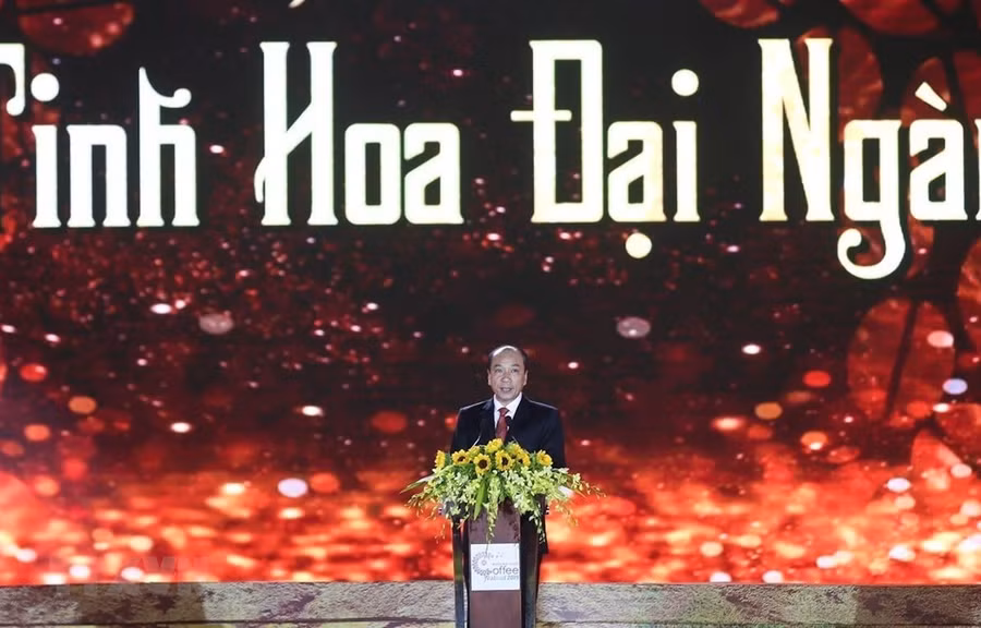 Chủ tịch Ủy ban Nhân dân tỉnh Đắk Lắk Phạm Ngọc Nghị phát biểu khai mạc buổi lễ. (Ảnh: Trọng Đạt/TTXVN)