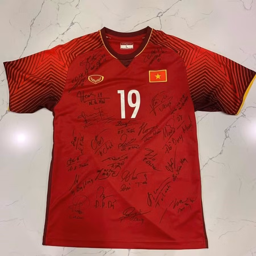 Chiếc áo đấu của Quang Hải. Chiếc áo đấu của Quang Hải.