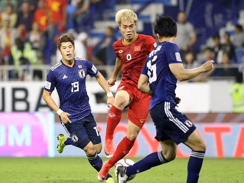  Iran từng thắng Việt Nam với lối chơi áp đảo toàn diện, còn Nhật thì thắng Việt Nam vất vả trong một trận đấu mà có lúc họ cuống cuồng phòng ngự. Ảnh: ANH HỮU