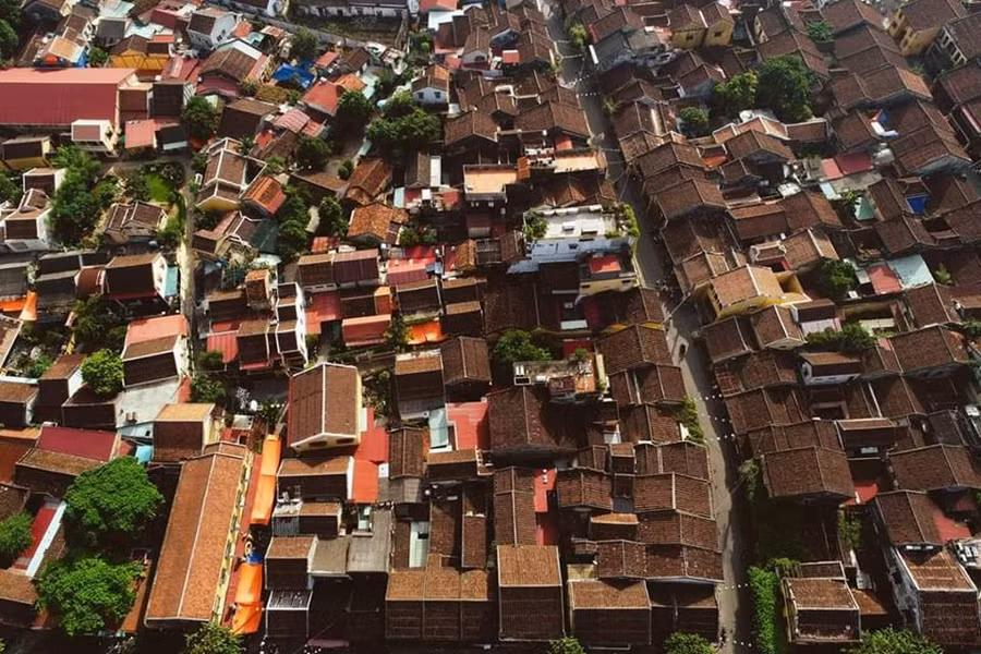 Những mái nhà cổ nằm sát nhau ở trung tâm Hội An