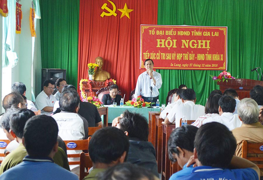  Đại biểu HĐND tỉnh tiếp xúc cử tri xã Ia Lang. Ảnh: H.A.P