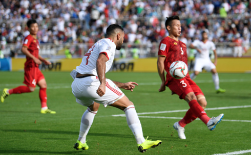  ĐT Việt Nam thi đấu kiên cường trước ĐT Iran (Ảnh: Getty).