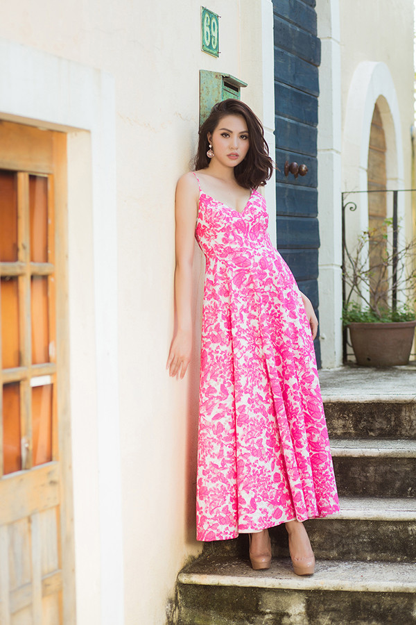 Những sắc hoa luôn tạo nên nguồn cảm hứng sáng tạo và giúp các nhà thiết kế mang tới nhiều mẫu trang phục cuốn hút. Chào mùa xuân 2019, Nguyễn Trường Duy cũng trình làng bộ sưu tập thời trang ứng dụng mang không khí rộn ràng của mùa xuân.