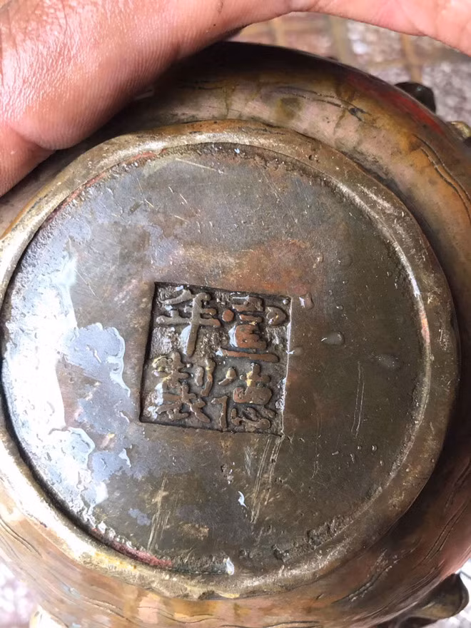  Dấu triện ngô nghê mang hiệu đề Tuyên Đức niên chế