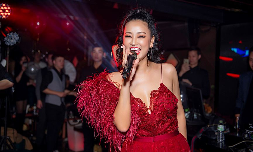 Năm 2018 khép lại, Maya cho biết cô đang bắt đầu lên chiến lược cho sự trở lại của mình trong năm mới cả trong âm nhạc lẫn điện ảnh.  Năm 2018 khép lại, Maya cho biết cô đang bắt đầu lên chiến lược cho sự trở lại của mình trong năm mới cả trong âm nhạc lẫn điện ảnh.