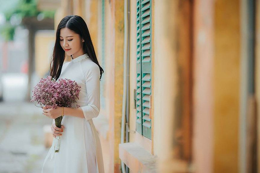  Cô chia sẻ: “Cuối cùng, mình cũng đã đi hết quãng thời gian ý nghĩa nhất đời người, 4 năm đại học có quá nhiều kỷ niệm và cảm xúc. Mình trưởng thành hơn rất nhiều, biết cách lắng nghe, cảm thông và yêu thương người khác nhiều hơn. Đặc biệt bên cạnh mình luôn có những người bạn tốt giúp đỡ, an ủi, động viên lúc mình buồn”.