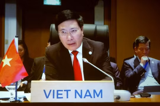  Phó Thủ tướng, Bộ trưởng Ngoại giao Phạm Bình Minh phát biểu tại một hội nghị cấp bộ trưởng ngoại giao ASEAN