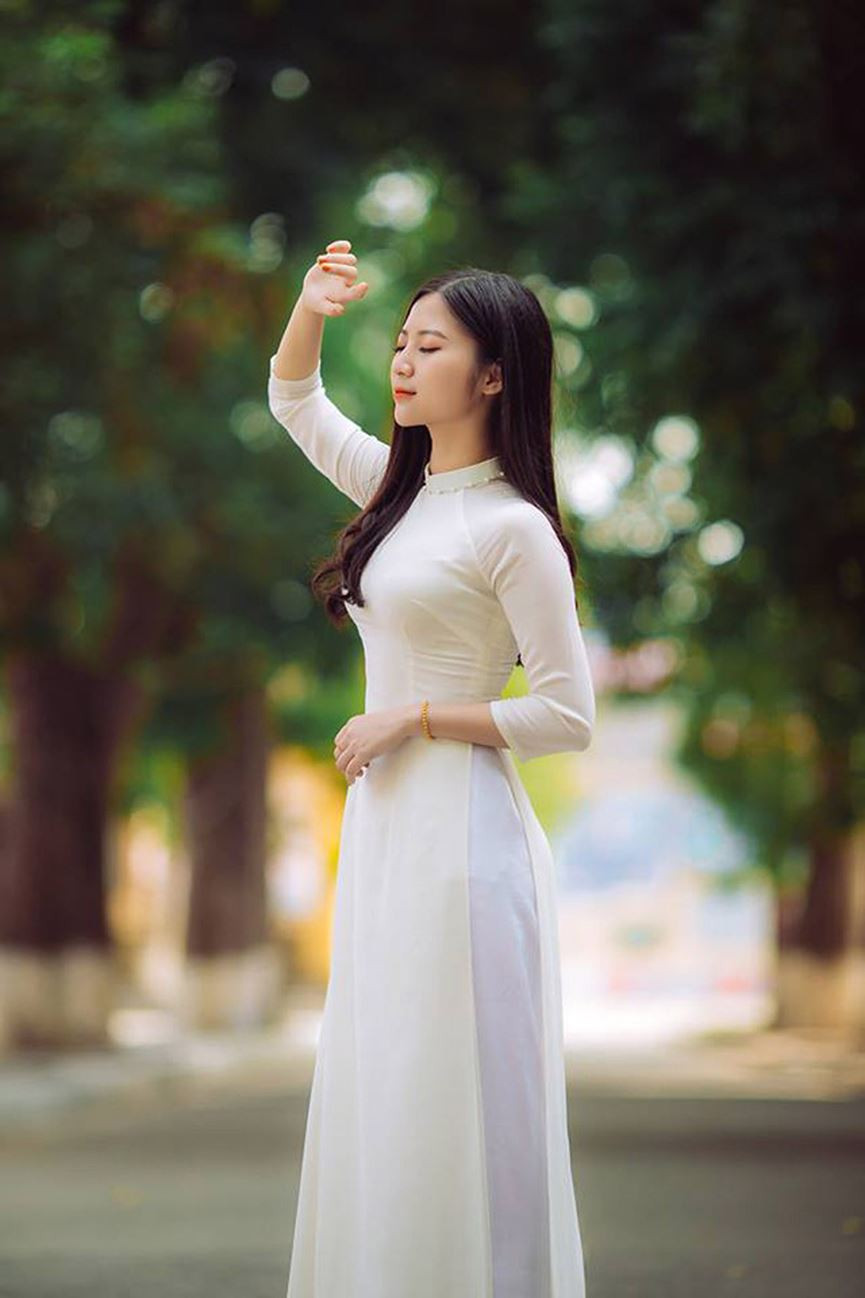 Ít ai biết rằng đằng sau vẻ ngoài mỏng mang “như hoa như sương” là một cô gái có tinh thần kiên trì, nỗ lực không ngừng nghỉ. Trước khi thi vào Học viện An ninh nhân dân thì Ngọc Anh đã theo học tại Học viện Quản lý giáo dục, cô đã quyết định bảo lưu để ôn thi.  Ít ai biết rằng đằng sau vẻ ngoài mỏng mang “như hoa như sương” là một cô gái có tinh thần kiên trì, nỗ lực không ngừng nghỉ. Trước khi thi vào Học viện An ninh nhân dân thì Ngọc Anh đã theo học tại Học viện Quản lý giáo dục, cô đã quyết định bảo lưu để ôn thi.