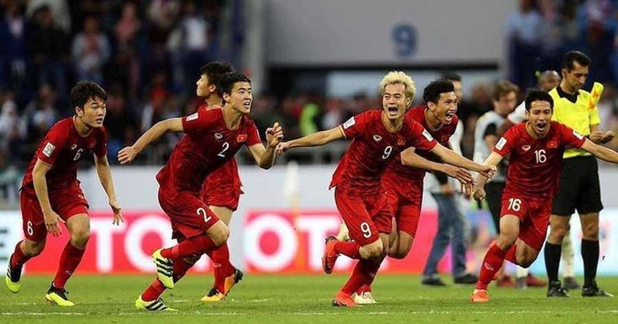  Người hâm mộ rất hy vọng đội tuyển Việt Nam sẽ tiếp tục tạo bất ngờ trước Nhật Bản ở tứ kết Asian Cup 2019. Ảnh: internet