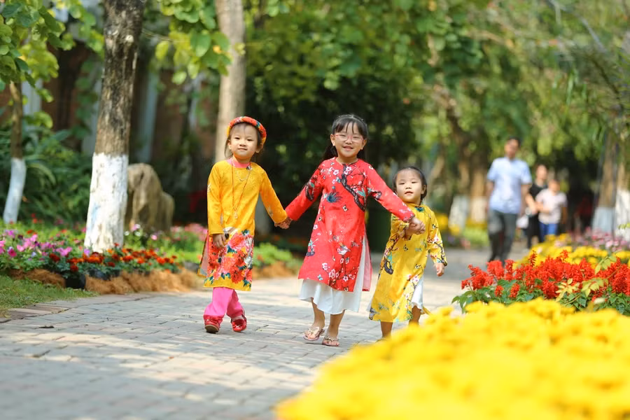 Mỗi người đều có những nôn nao cho riêng mình. Nôn nao chờ đợi nhất là trẻ con. 