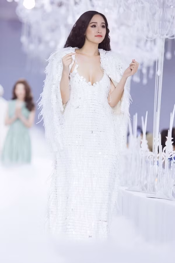 5 năm trở lại đây, Hoa hậu Việt Nam 2008 dần rút lui khỏi showbiz để tập trung vào công việc kinh doanh.