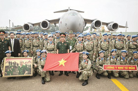 Lực lượng gìn giữ hòa bình Việt Nam xuất quân làm nhiệm vụ quốc tế. Ảnh: NGUYỄN TIẾN THÀNH