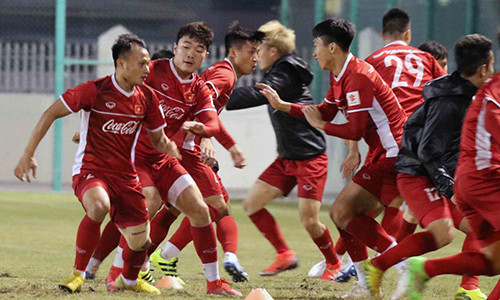 Đội tuyển Việt Nam trong buổi tập đầu tiên của năm 2019. Ảnh: VFF.