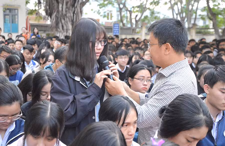 Quang cảnh buổi ngoại khóa. Ảnh: Minh Vỹ