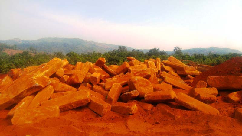 Chủ tịch UBND xã Ia Bă bị kỷ luật khiển trách do để xảy ra khai thác đá trái phép kéo dài tại địa phương. Ảnh: Chí Hào Chủ tịch UBND xã Ia Bă bị kỷ luật khiển trách do để xảy ra khai thác đá trái phép kéo dài tại địa phương. Ảnh: Chí Hào