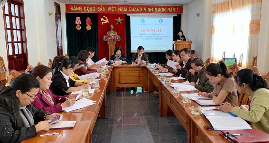 Đoàn công tác làm việc với Đồn Biên phòng Ia Pnôn. Ảnh: Hoàng Ngọc