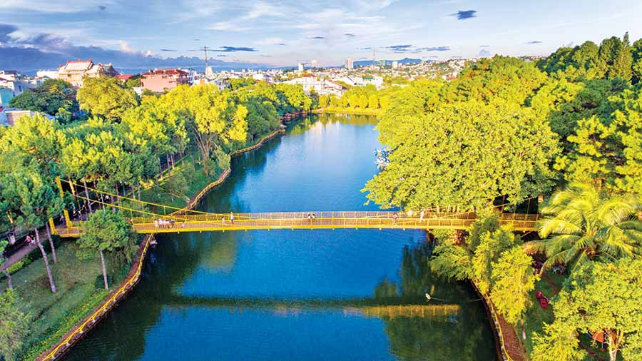 Hồ Diên Hồng (TP. Pleiku). Ảnh: Phan Nguyên Hồ Diên Hồng (TP. Pleiku). Ảnh: Phan Nguyên