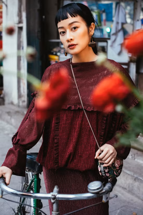  Sau thành công của những cuộc đón tiếp các sao hạng A xứ Hàn như Lee Teuk, So ji Sub và các chương trình âm nhạc tầm cỡ trên sóng VTV, Phí Linh tiếp tục được tin tưởng lựa chọn dẫn dắt các chương trình lớn rải khắp 2019.