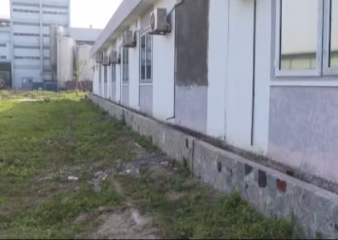 Khu vực phòng thủ quỹ Công ty CP Bia Hà Nội - Thái Bình bị đạo chích đột nhập. Khu vực phòng thủ quỹ Công ty CP Bia Hà Nội - Thái Bình bị đạo chích đột nhập.