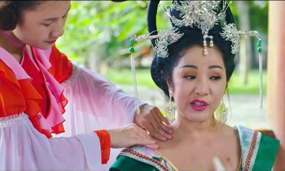 Và danh hài Thúy Nga sẽ có cuộc đối đầu nảy lửa trong phim  Và danh hài Thúy Nga sẽ có cuộc đối đầu nảy lửa trong phim