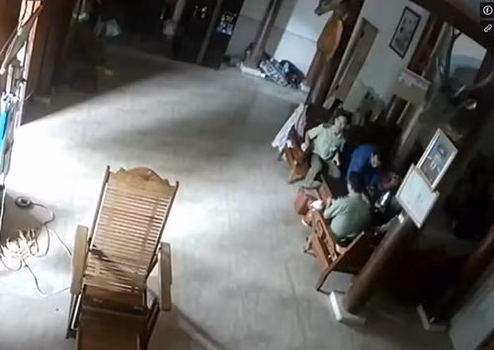 Toàn bộ sự việc cán bộ QLTT bị tố 