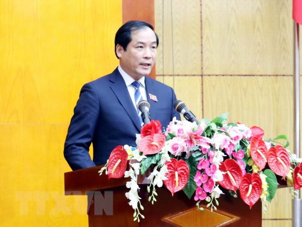 Phó Chủ tịch Ủy ban Nhân dân tỉnh Lạng Sơn nhiệm kỳ 2016-2021, Dương Xuân Huyên phát biểu nhận chức. (Ảnh: Thái Thuần/TTXVN)