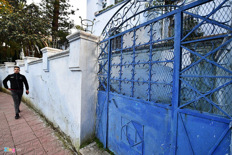 Thành phố Chefchaouen thành lập từ năm 1471 với nét đặc trưng màu xanh đậm, đem đến cảm giác ngỡ ngàng và thú vị cho bất kỳ du khách nào lần đầu tới đây.