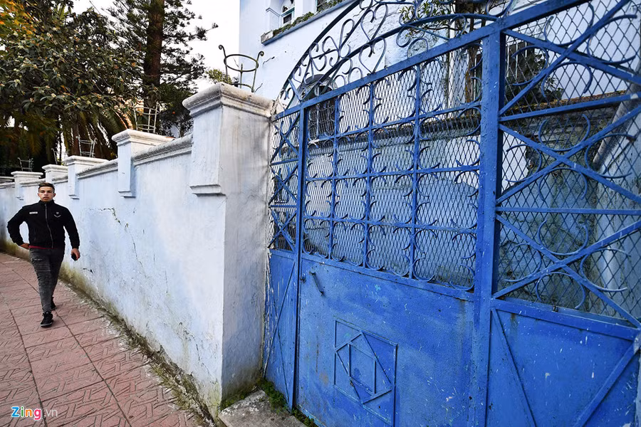 Thành phố Chefchaouen thành lập từ năm 1471 với nét đặc trưng màu xanh đậm, đem đến cảm giác ngỡ ngàng và thú vị cho bất kỳ du khách nào lần đầu tới đây.