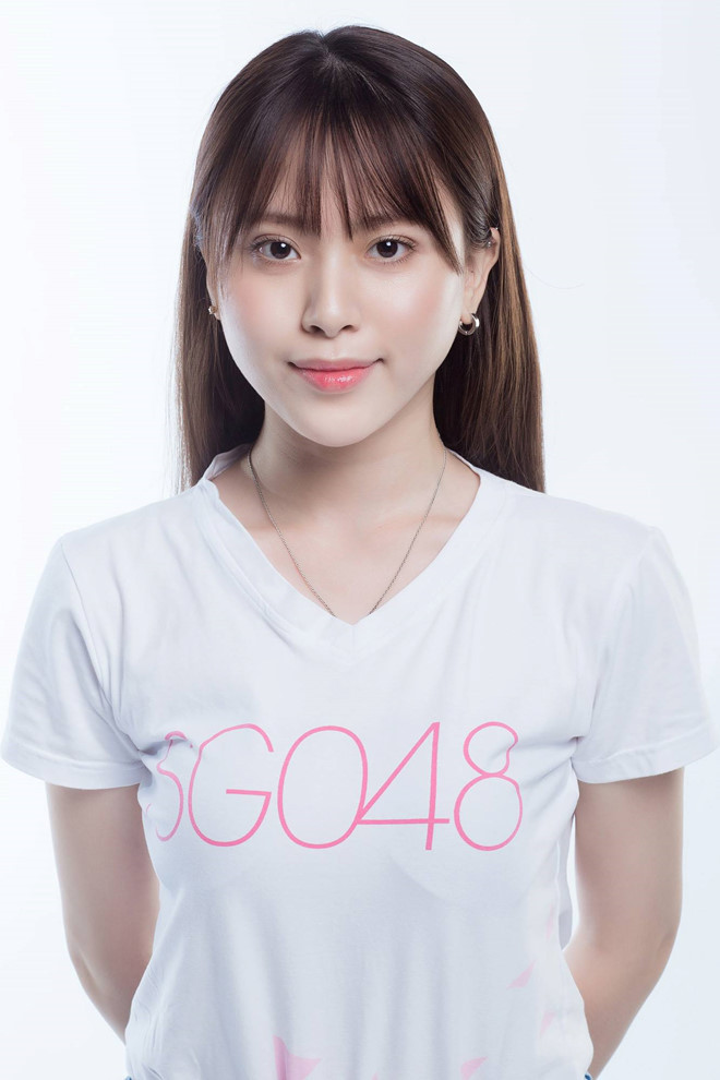  SGO48 đang nhận được sự chú ý với tư cách nhóm nhạc đông thành viên nhất Việt Nam. Nhóm có 28 cô gái và hoạt động theo mô hình của nhóm nhạc đình đám Nhật Bản là AKB48. Trước khi đến Vpop, AKB48 đã có nhóm nhạc chị em tại nhiều quốc gia khác nhau như Trung Quốc, Thái Lan... Các thành viên của SGO48 cũng như AKB48 sẽ tốt nghiệp nhóm sau một thời gian hoạt động và được thay thế bởi những nhân tố mới.