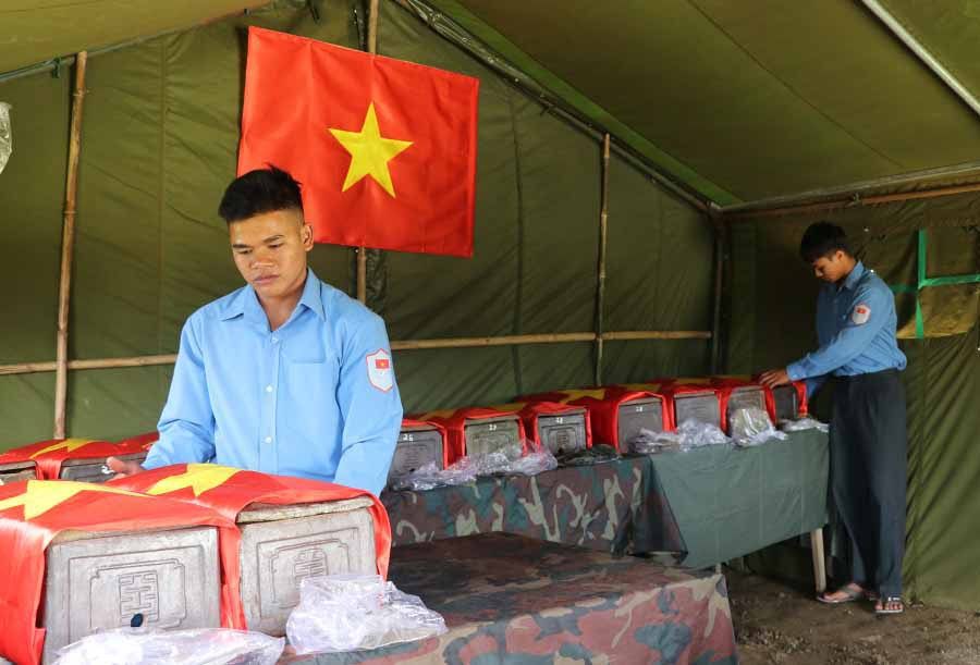 Ngành chức năng và chính quyền thị xã An Khê tìm thấy thêm 14 hài cốt liệt sĩ. Ảnh: Ngọc Minh