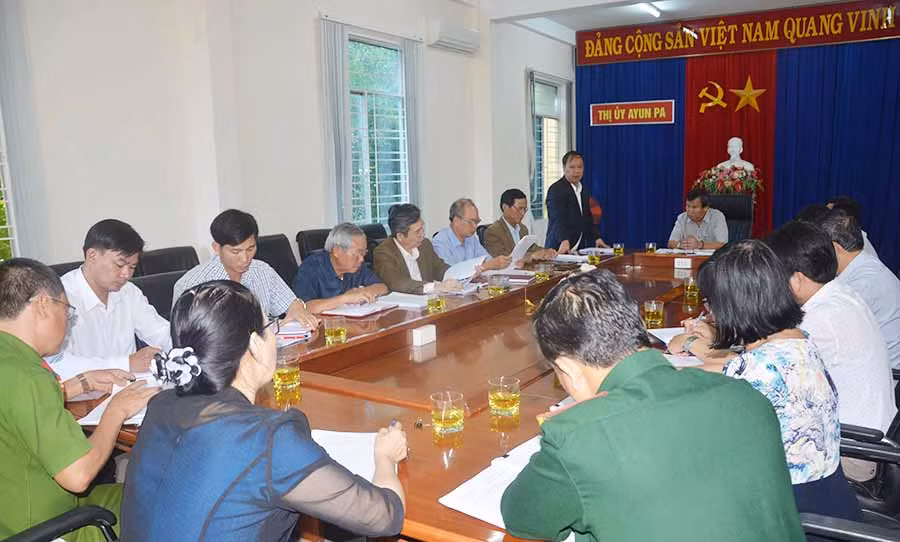  Phó Bí thư Tỉnh ủy Châu Ngọc Tuấn dự Hội nghị kiểm điểm Ban Thường vụ Thị ủy Ayun Pa. Ảnh: Đức Phương