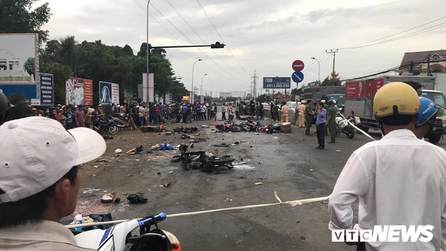 Hiện trường vụ tai nạn thảm khốc.