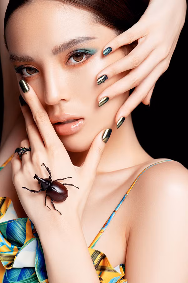 Bộ ảnh do stylist Mạch Huy hỗ trợ thực hiện. 