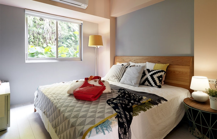 Chiếc giường đôi với lớp đệm dày hỗ trợ tối đa sự thư giãn khi chủ nhân muốn nghỉ ngơi. Chiếc giường đôi với lớp đệm dày hỗ trợ tối đa sự thư giãn khi chủ nhân muốn nghỉ ngơi.