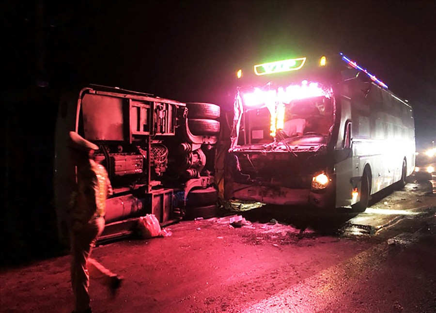  Vụ tai nạn khiến 13 người bị thương phải cấp cứu tại Bệnh viện Đa khoa tỉnh Bình Định.