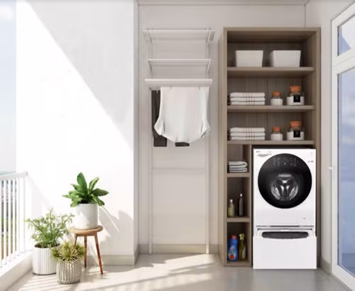 Để tiết kiệm diện tích không gian sống, bạn có thể bố trí góc giặt tại ban công, phòng tắm của gia đình.