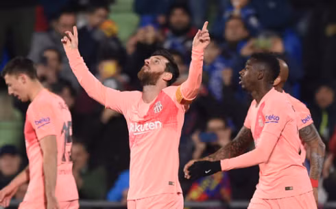 Messi tận dụng rất tốt cơ hội để mở tỉ số cho Barca (Ảnh: Gety).