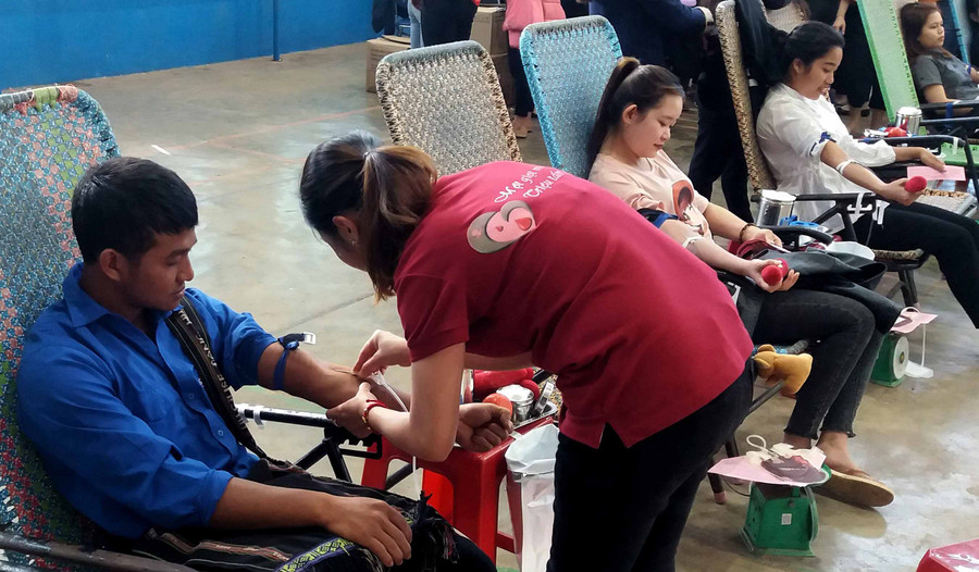 Gần 200 cán bộ, sinh viên Trường Cao đẳng Sư phạm Gia Lai tham gia hiến máu tình nguyện. Ảnh: Như Nguyện Gần 200 cán bộ, sinh viên Trường Cao đẳng Sư phạm Gia Lai tham gia hiến máu tình nguyện. Ảnh: Như Nguyện