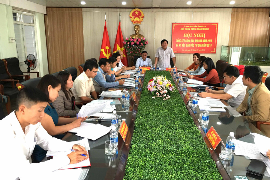 Triển khai nhiệm vụ năm 2019 Khối thi đua kinh tế. Ảnh: Hà Duy Triển khai nhiệm vụ năm 2019 Khối thi đua kinh tế. Ảnh: Hà Duy