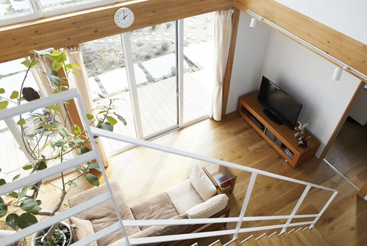 Cầu thang gỗ với tay vịn bằng sắt đảm bảo độ bền, sạch, đẹp. Cầu thang gỗ với tay vịn bằng sắt đảm bảo độ bền, sạch, đẹp.