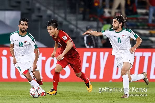 ... nhưng vé 16 đội vẫn còn đợi Quang Hải và tuyển Việt Nam