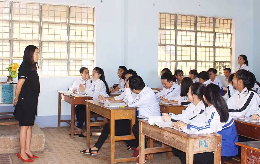 Giáo viên có trình độ trên chuẩn của Trường THPT Mạc Đĩnh Chi đứng thứ 2 toàn tỉnh. Ảnh: N.G Giáo viên có trình độ trên chuẩn của Trường THPT Mạc Đĩnh Chi đứng thứ 2 toàn tỉnh. Ảnh: N.G