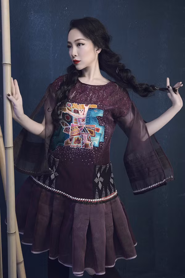  Thông qua các thiết kế, anh mong truyền được ngọn lửa về tình yêu với văn hóa dân gian cho thế hệ trẻ.