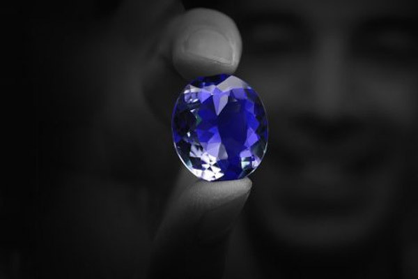  Vẻ đẹp ma mị của viên kim cương Hope.
