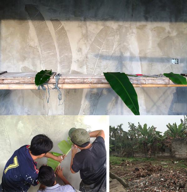 Tuổi thơ của người con có nhiều kỷ niệm với vườn cây chuối trồng xung quanh nhà. Kiến trúc sư đã giúp anh mang những hình ảnh quen thuộc đó vào trong ngôi nhà mới với những bức tường in hình lá chuối bằng phương pháp chạm chìm (intaglio) lên bề mặt bê tông. Tuổi thơ của người con có nhiều kỷ niệm với vườn cây chuối trồng xung quanh nhà. Kiến trúc sư đã giúp anh mang những hình ảnh quen thuộc đó vào trong ngôi nhà mới với những bức tường in hình lá chuối bằng phương pháp chạm chìm (intaglio) lên bề mặt bê tông.