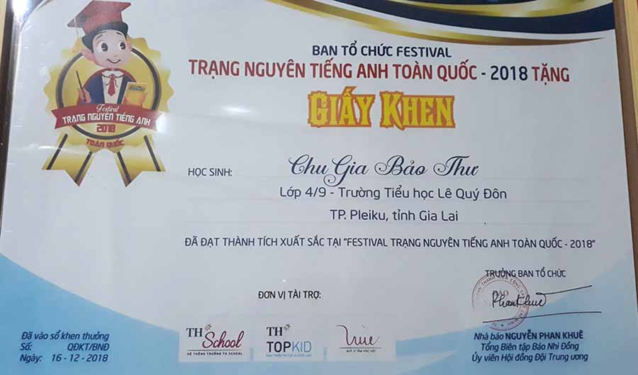 Giấy khen của Ban tổ chức tặng Bảo Thư. Ảnh: Nguyễn Huyền