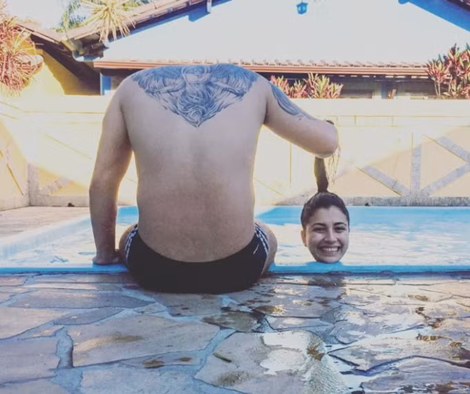 Nếu đi du lịch ở resort có bể bơi, ban hãy thử tạo dáng 