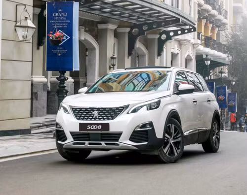 Peugeot 5008 có giá từ 1,39 tỷ đồng.
