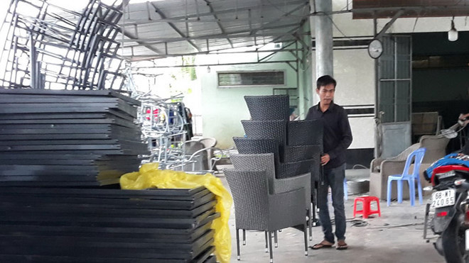 Cơ sở gia công ghế nhựa của anh Đạt Cơ sở gia công ghế nhựa của anh Đạt